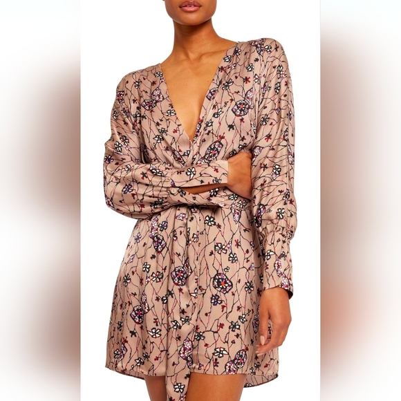 Joie Women's Ronnie Mini Dress Cocktail V-Neck Fringe Belt Casual Size 4 - Picture 3 of 9